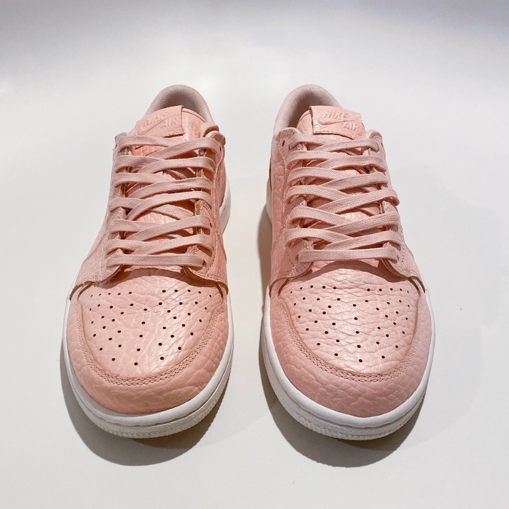 Jordan 1 Swooshless low pink - Picture 2 of 4